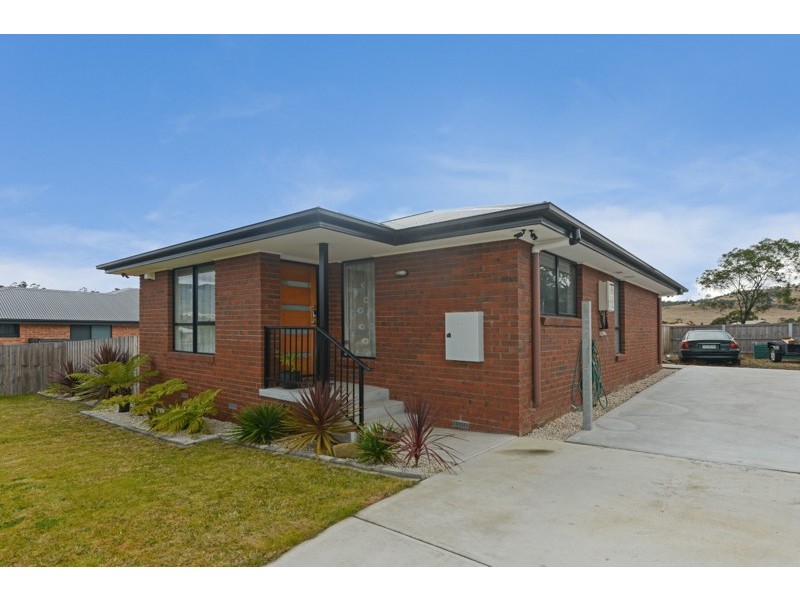 8 Barrob Street, Old Beach TAS 7017