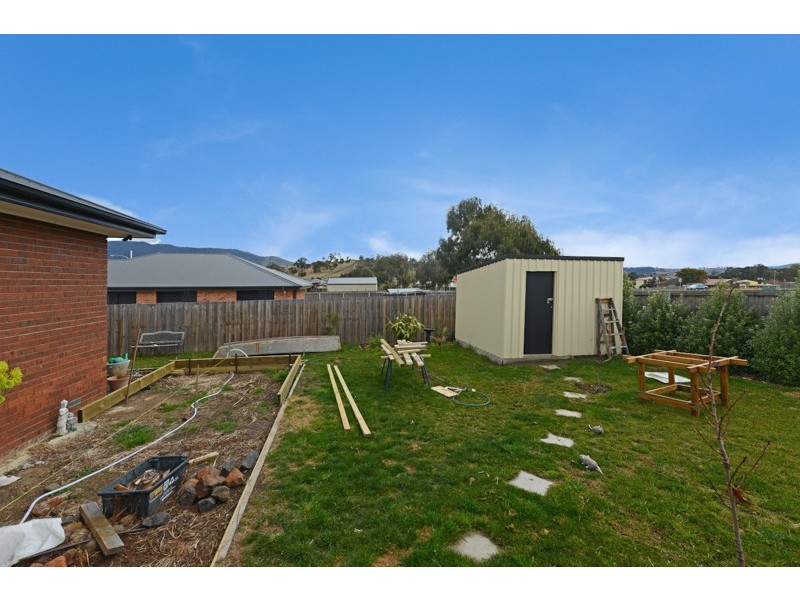 8 Barrob Street, Old Beach TAS 7017