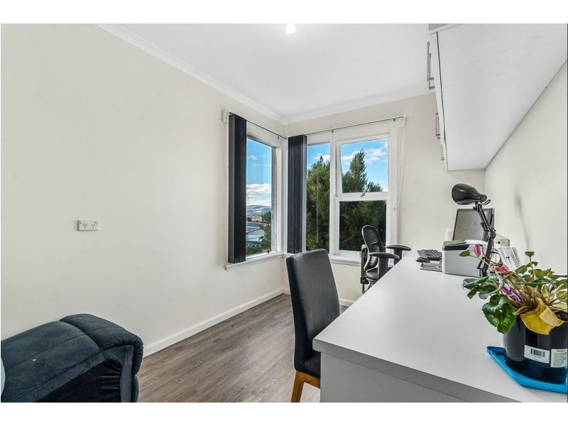 8 Dalgetty Street, Claremont TAS 7011