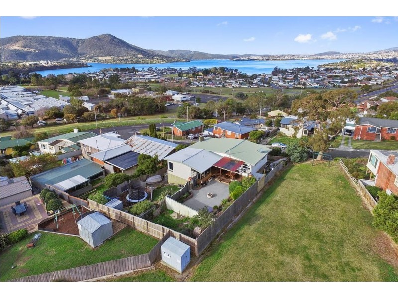 8 Dalgetty Street, Claremont TAS 7011