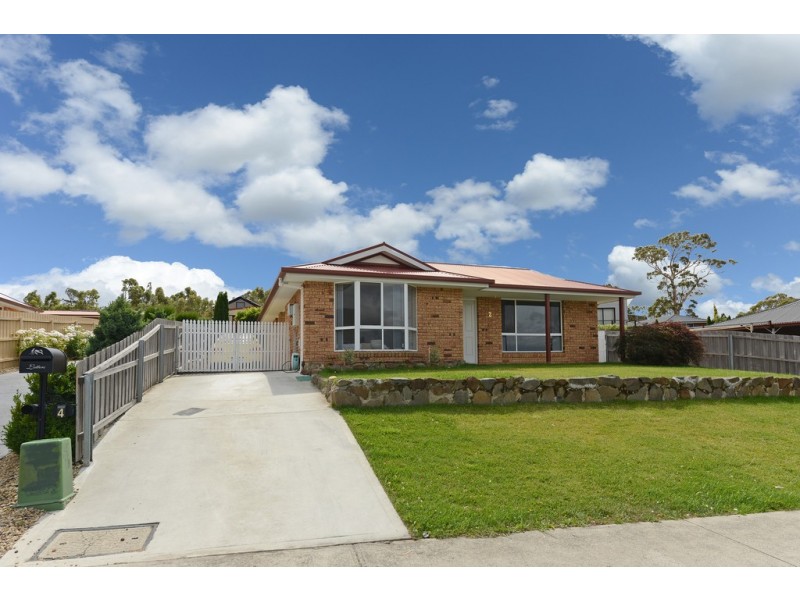 2 Mahoney Drive, Claremont TAS 7011