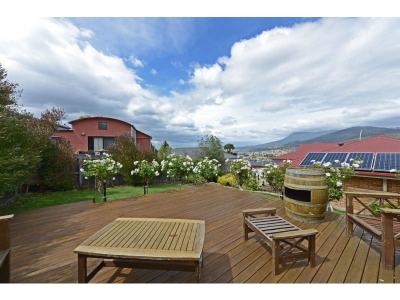 2 Mahoney Drive, Claremont TAS 7011
