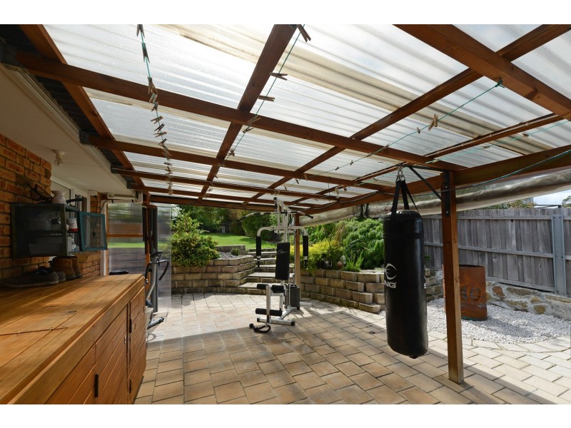 2 Mahoney Drive, Claremont TAS 7011