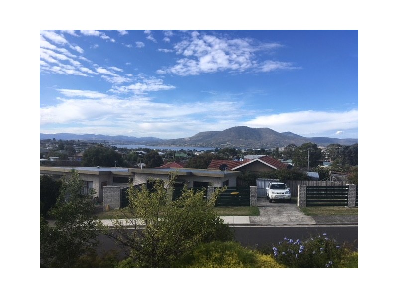 4 Norman Circle, Glenorchy TAS 7010