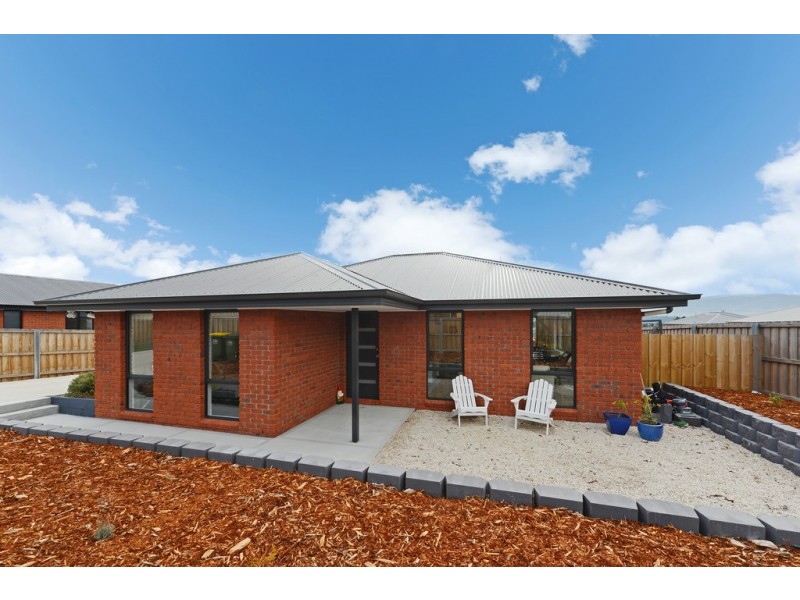 18D Burrows Avenue, Brighton TAS 7030