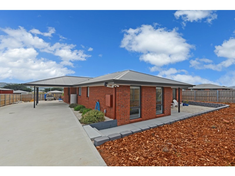 18D Burrows Avenue, Brighton TAS 7030