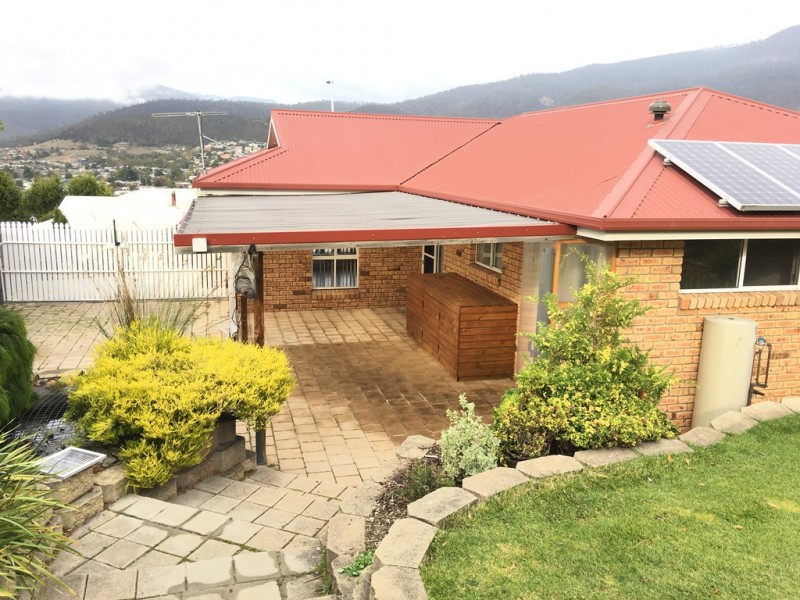 2 Mahoney Drive, Claremont TAS 7011