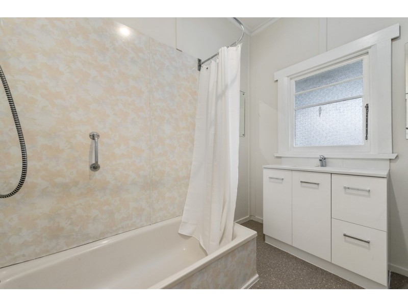 23 Pioneer Avenue, New Norfolk TAS 7140