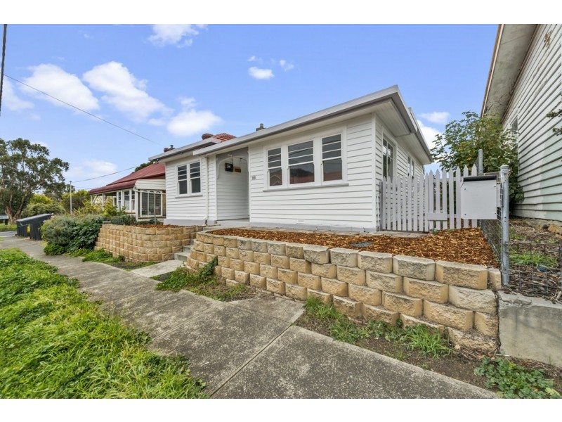 23 Pioneer Avenue, New Norfolk TAS 7140