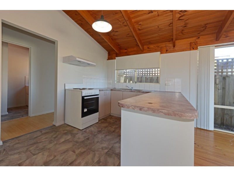 2/62 Lennox Avenue, Lutana TAS 7009