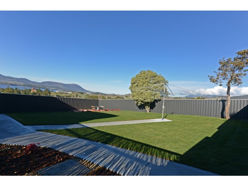 15 Dickenson Drive, Granton TAS 7030