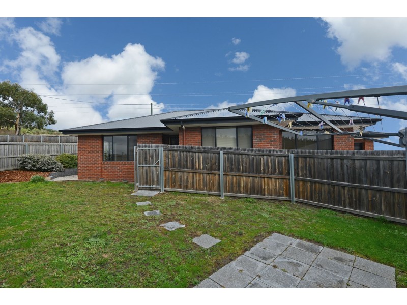 2/11 Bonnett Place, Mornington TAS 7018