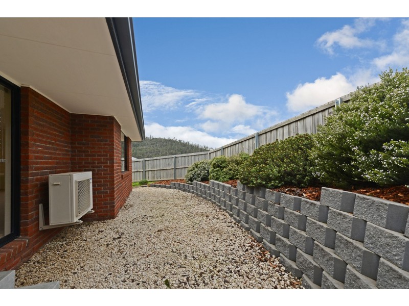 2/11 Bonnett Place, Mornington TAS 7018