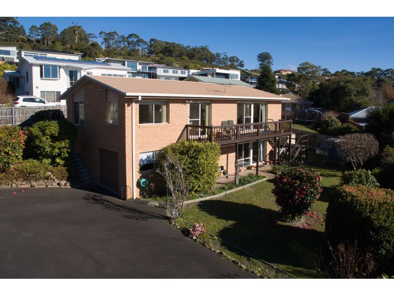 15 Clearwater Court, Blackmans Bay TAS 7052