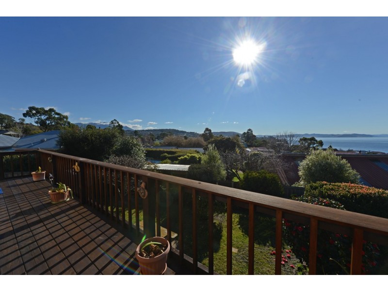 15 Clearwater Court, Blackmans Bay TAS 7052