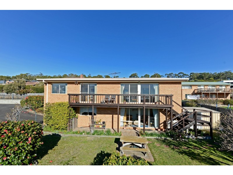 15 Clearwater Court, Blackmans Bay TAS 7052