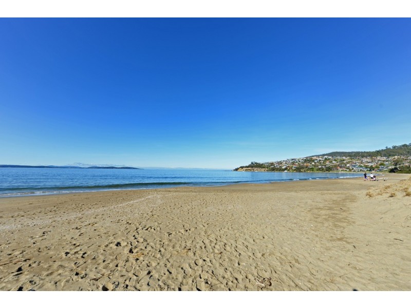 15 Clearwater Court, Blackmans Bay TAS 7052