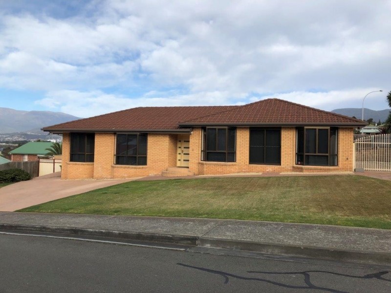 23 Clives Avenue, Old Beach TAS 7017