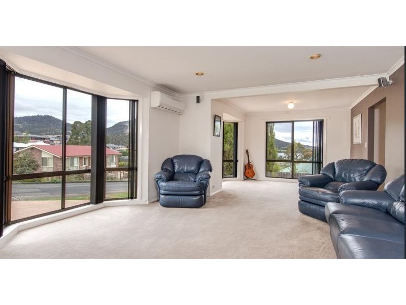 23 Clives Avenue, Old Beach TAS 7017
