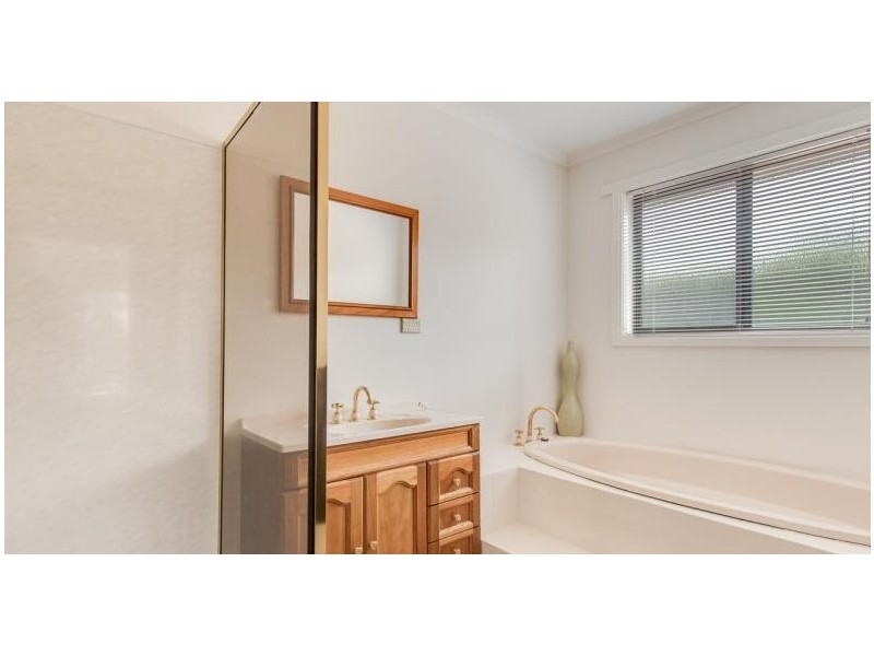 23 Clives Avenue, Old Beach TAS 7017