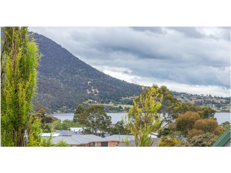23 Clives Avenue, Old Beach TAS 7017