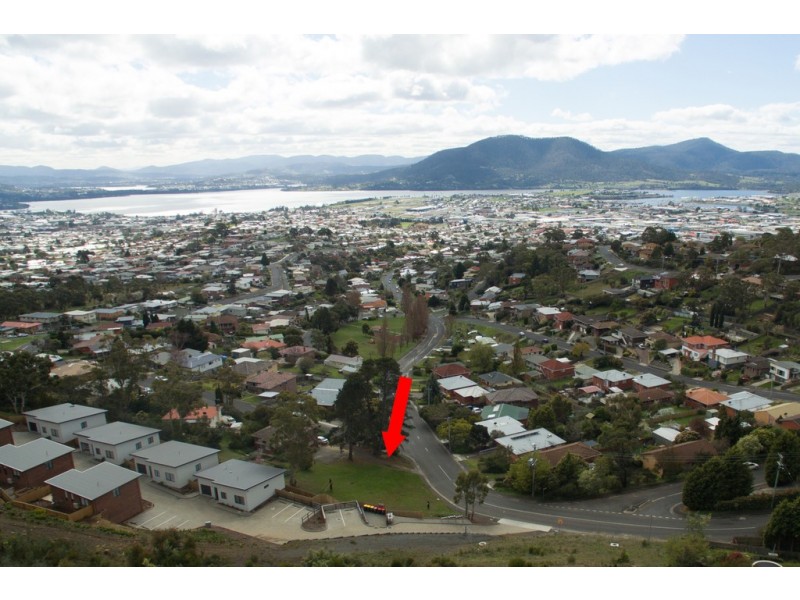 64 Corinda Grove, West Moonah TAS 7009