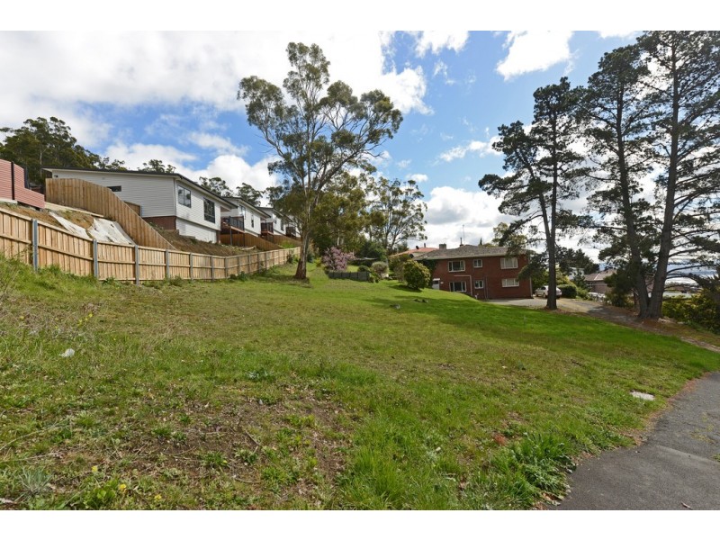 64 Corinda Grove, West Moonah TAS 7009