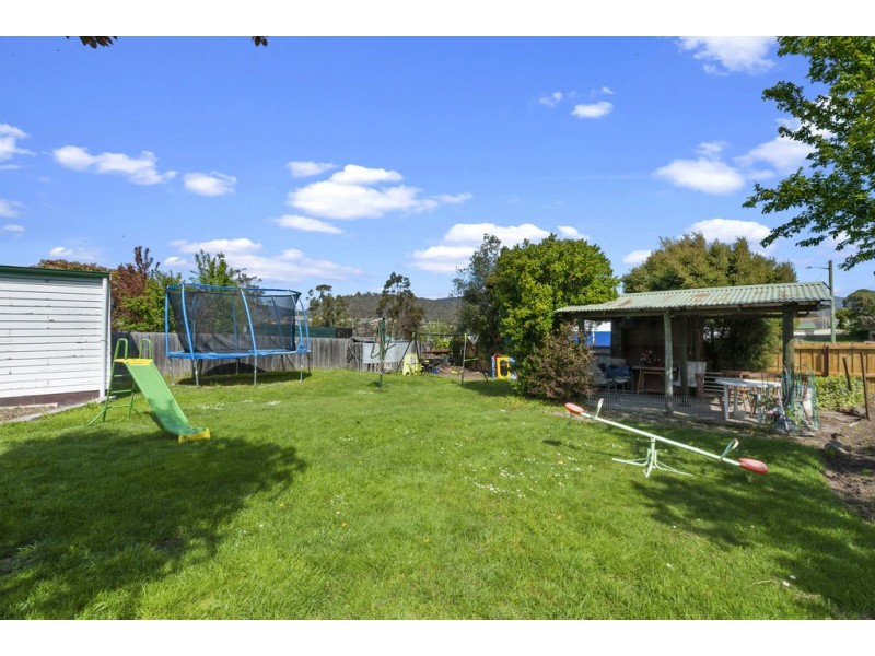 18 Fourth Avenue, New Norfolk TAS 7140