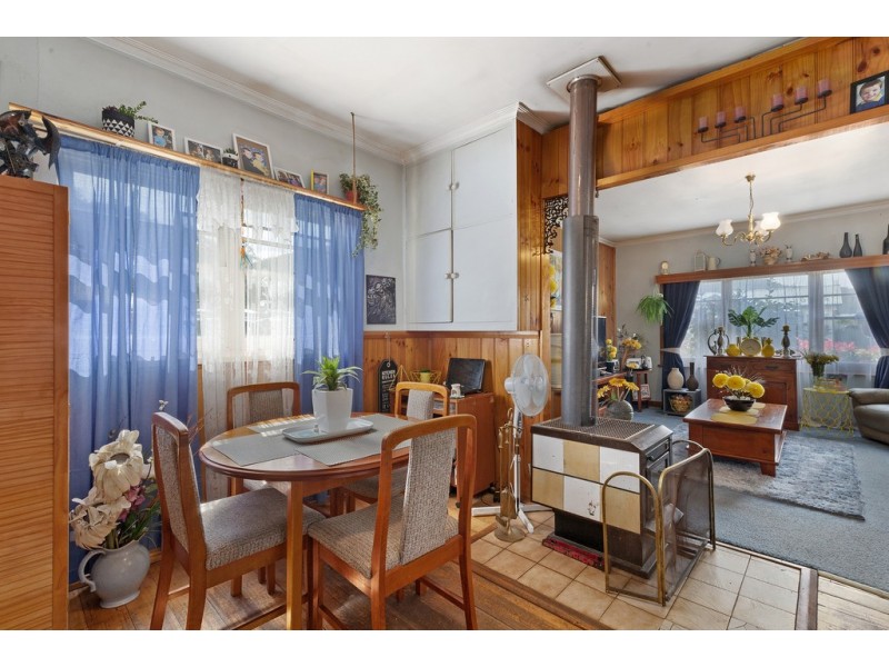 18 Fourth Avenue, New Norfolk TAS 7140