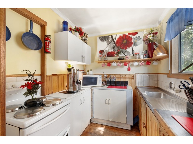 18 Fourth Avenue, New Norfolk TAS 7140