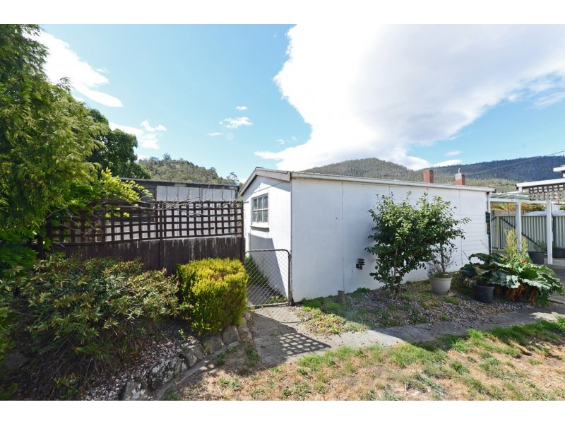16 Fifth Avenue, New Norfolk TAS 7140