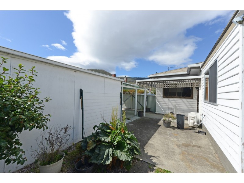 16 Fifth Avenue, New Norfolk TAS 7140