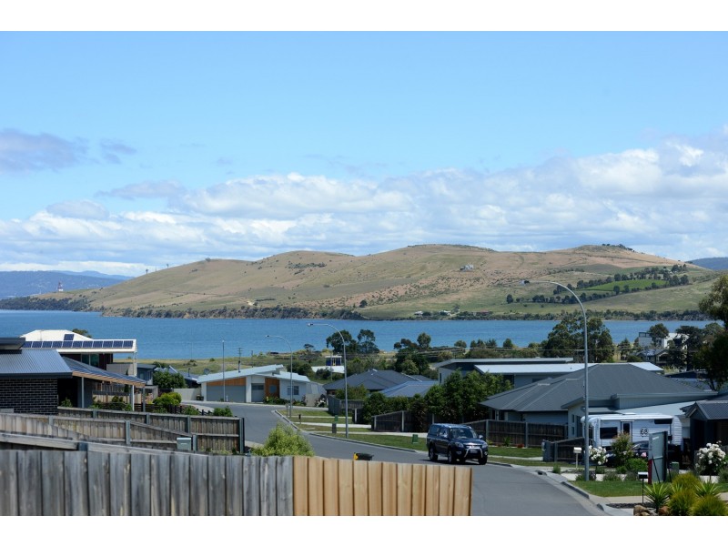 1/18 Vasili Court, Oakdowns TAS 7019