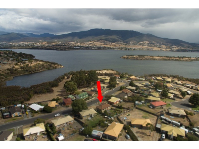 24 Calvert Crescent, Herdsmans Cove TAS 7030