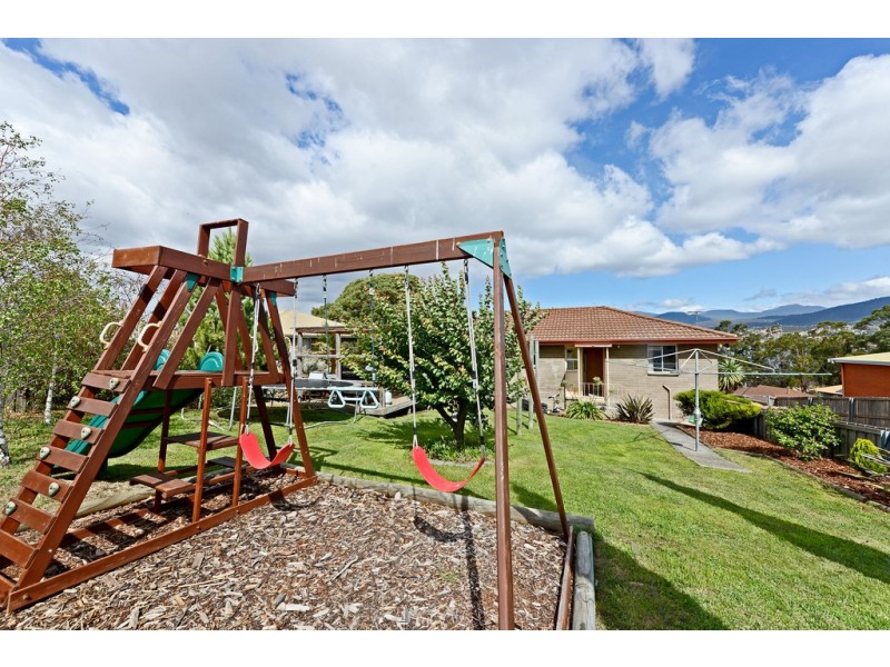 24 Calvert Crescent, Herdsmans Cove TAS 7030