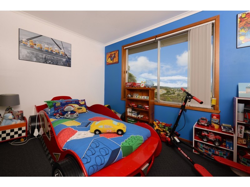 24 Calvert Crescent, Herdsmans Cove TAS 7030