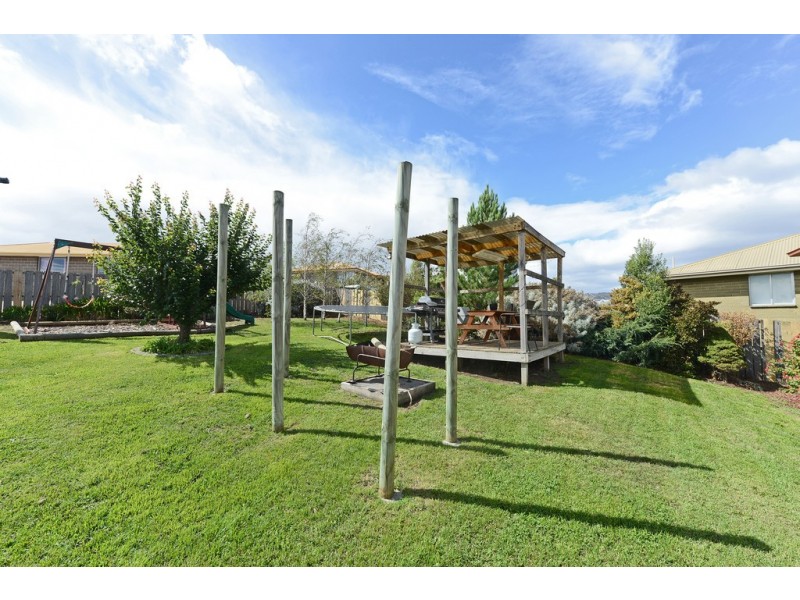 24 Calvert Crescent, Herdsmans Cove TAS 7030