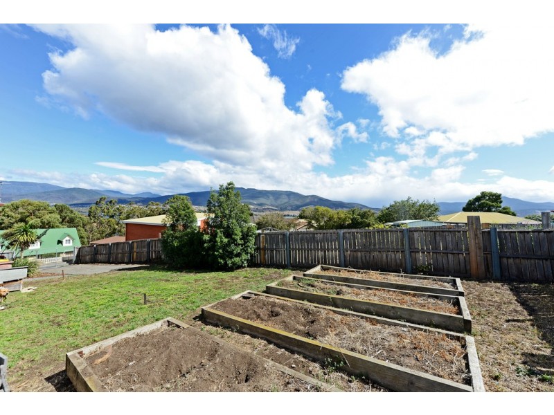 24 Calvert Crescent, Herdsmans Cove TAS 7030
