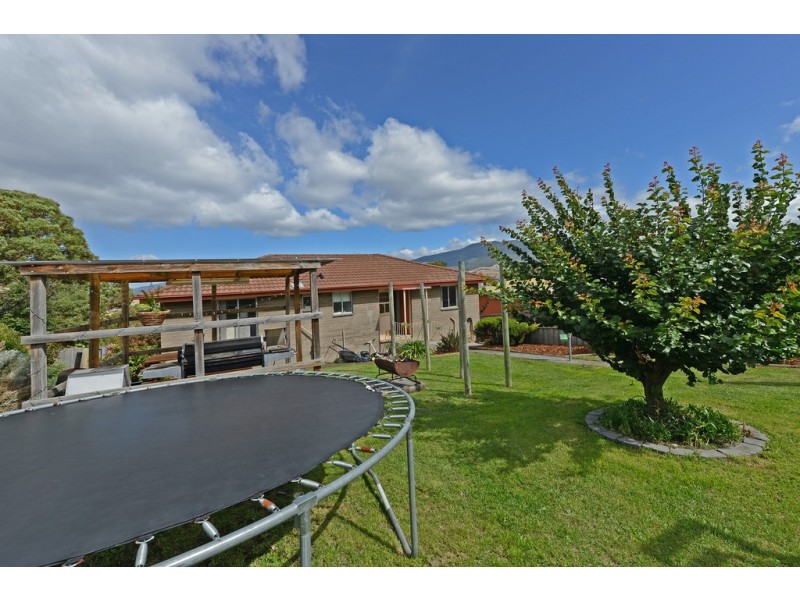 24 Calvert Crescent, Herdsmans Cove TAS 7030