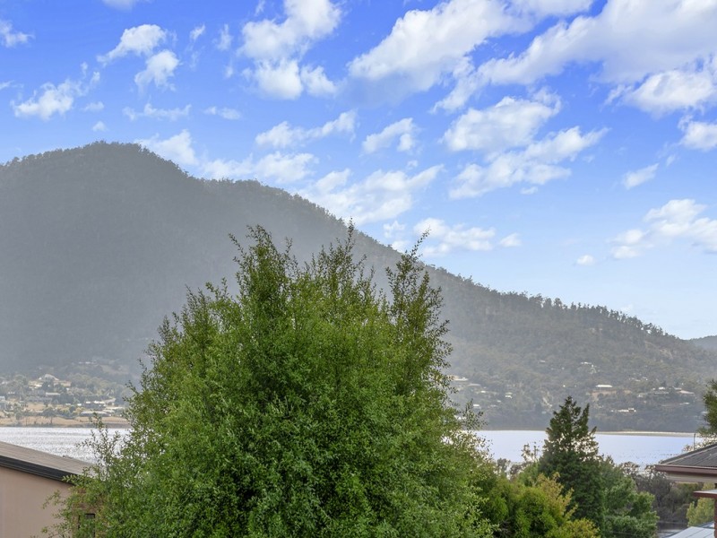 1/4 Chablis Court, Berriedale TAS 7011
