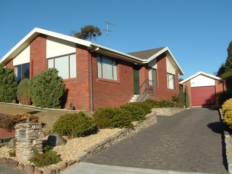 Claremont TAS 7011