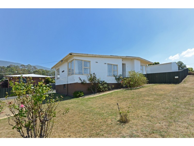 24 Adelphi Road, Claremont TAS 7011