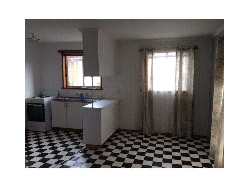 15 Cox Avenue, New Norfolk TAS 7140