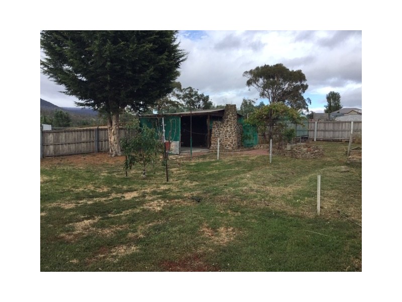 15 Cox Avenue, New Norfolk TAS 7140