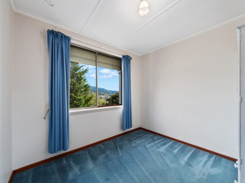 2 Hudson Crescent, Glenorchy TAS 7010