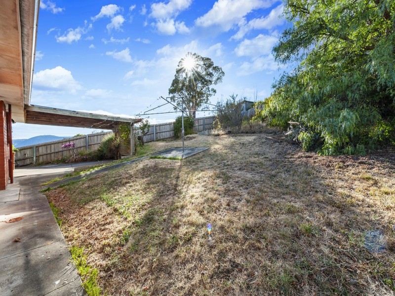 2 Hudson Crescent, Glenorchy TAS 7010