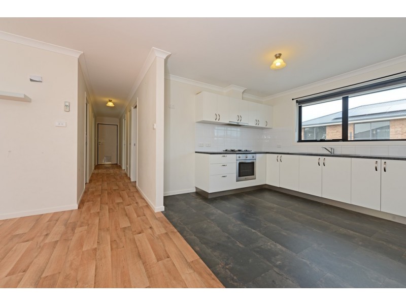 8 Barrob Street, Old Beach TAS 7017