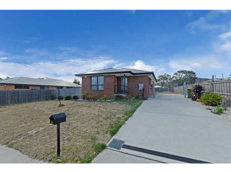 8 Barrob Street, Old Beach TAS 7017