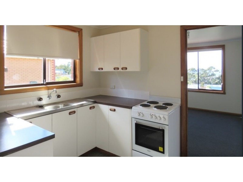 2/10 Opal Drive, Blackmans Bay TAS 7052