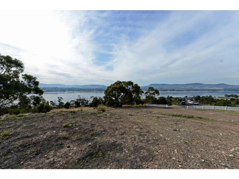 17 Dickenson Drive, Granton TAS 7030